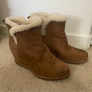 UGG Women’s Seyline Wedges (used)